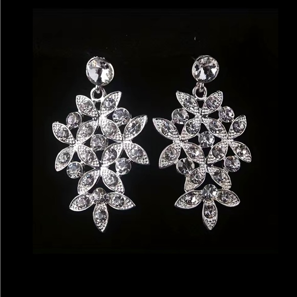 3 pcs set of  luxurious rhinestone necklaces and earrings jewelry. - Picture 3 of 5